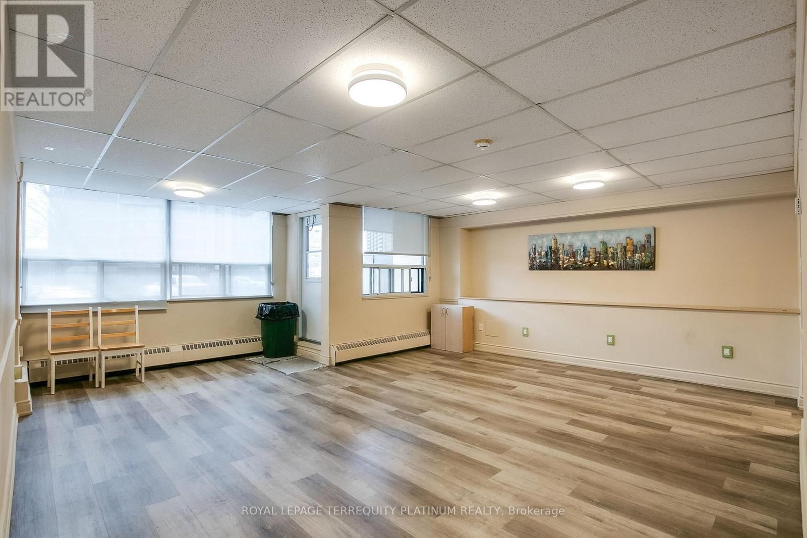 1517 - 551 THE WEST MALL Image 26