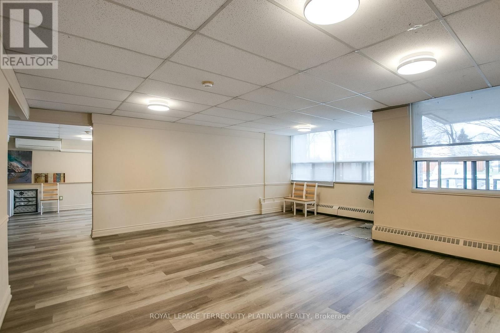 1517 - 551 THE WEST MALL Image 27