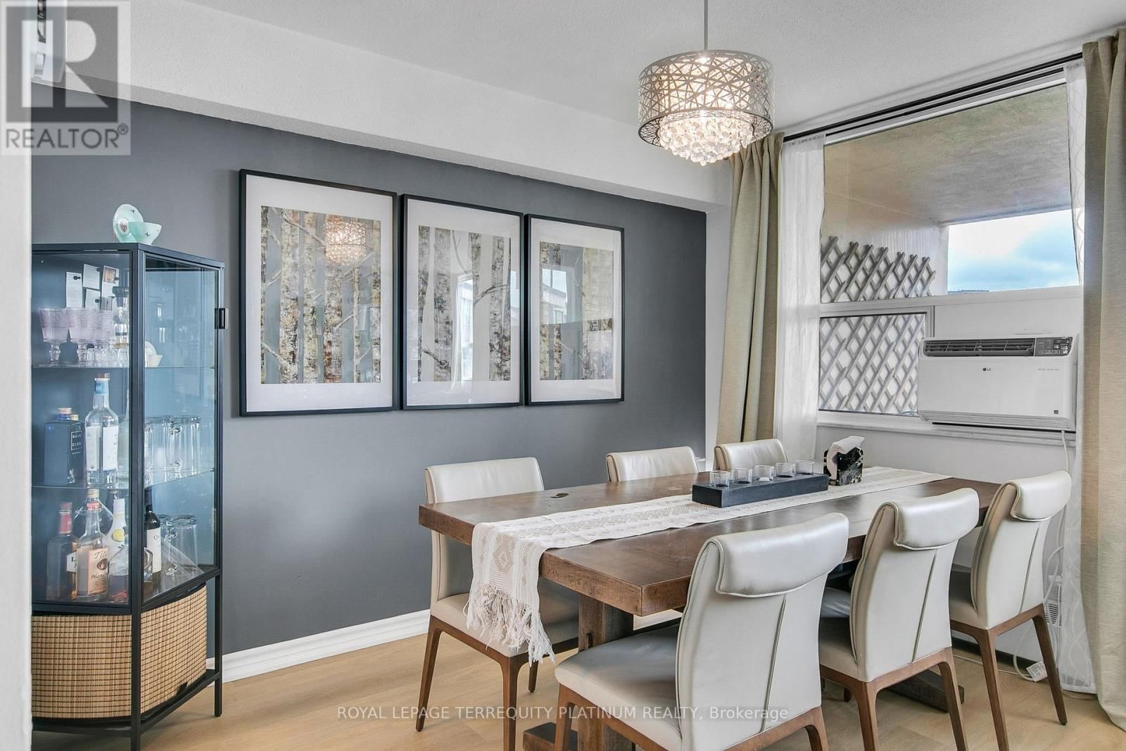 1517 - 551 THE WEST MALL Image 7