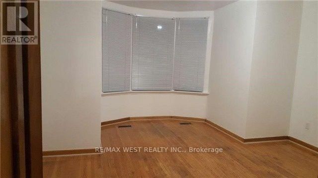 Upper - 78 MILLICENT STREET Image 4