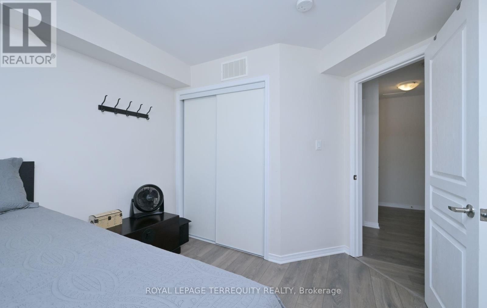 95 - 2441 GREENWICH DRIVE Image 14