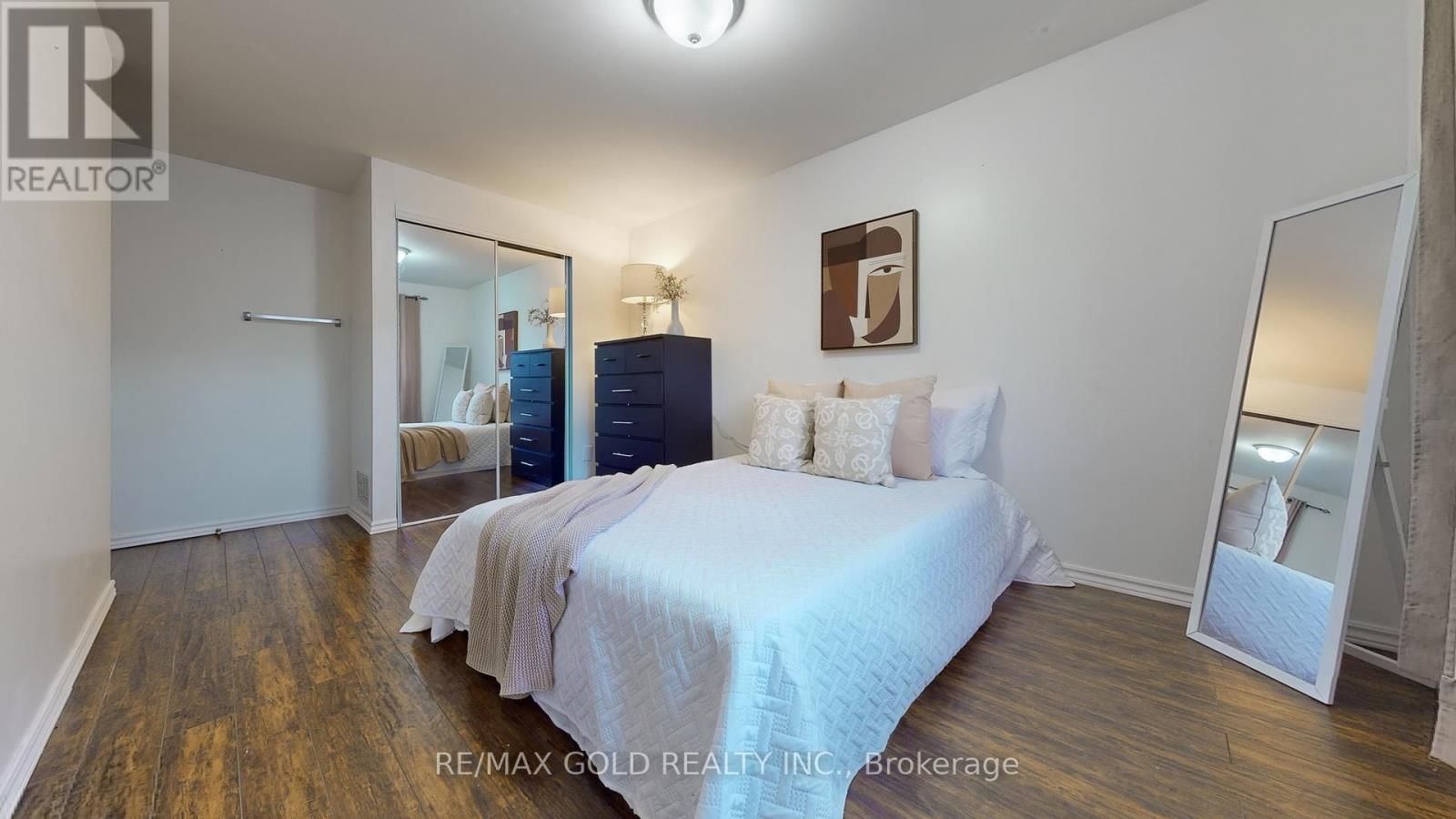 18 - 18 CARLETON PLACE Image 26