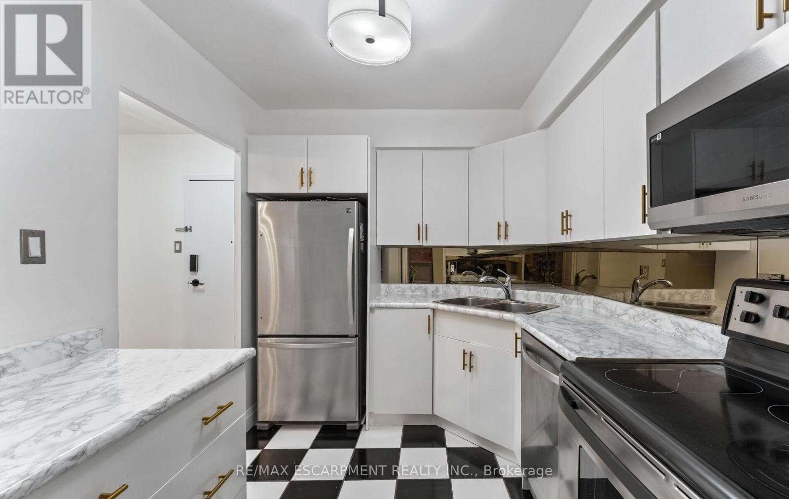 308C - 2 VALHALLA INN ROAD Image 18