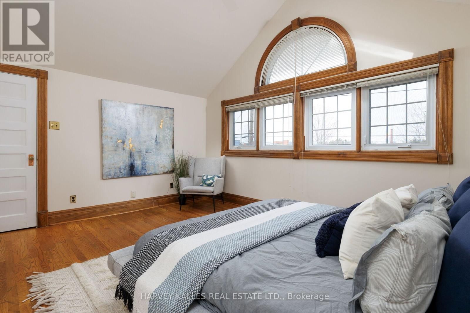 4 TWENTY THIRD STREET Image 32