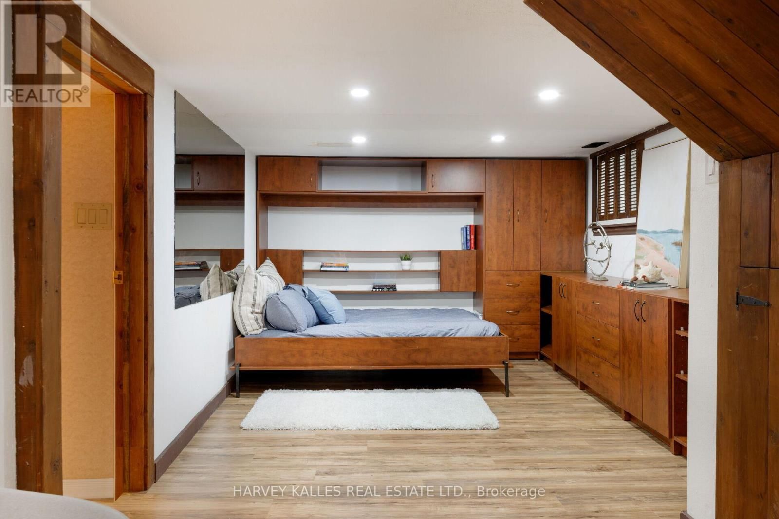 4 TWENTY THIRD STREET Image 39