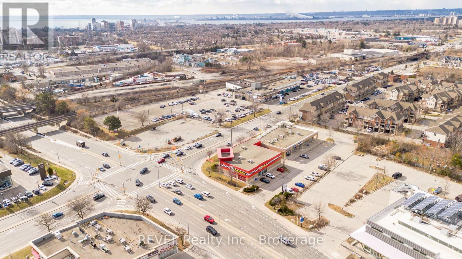 2 - 1435 PLAINS ROAD EAST Image 16