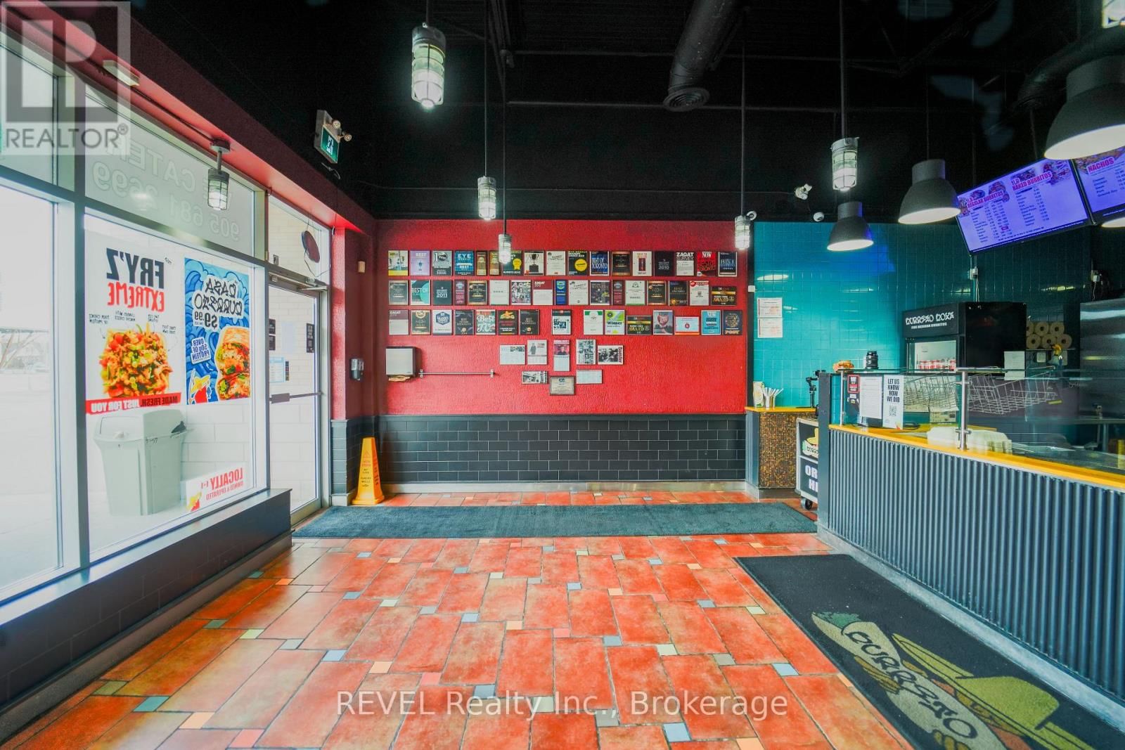 2 - 1435 PLAINS ROAD EAST Image 2