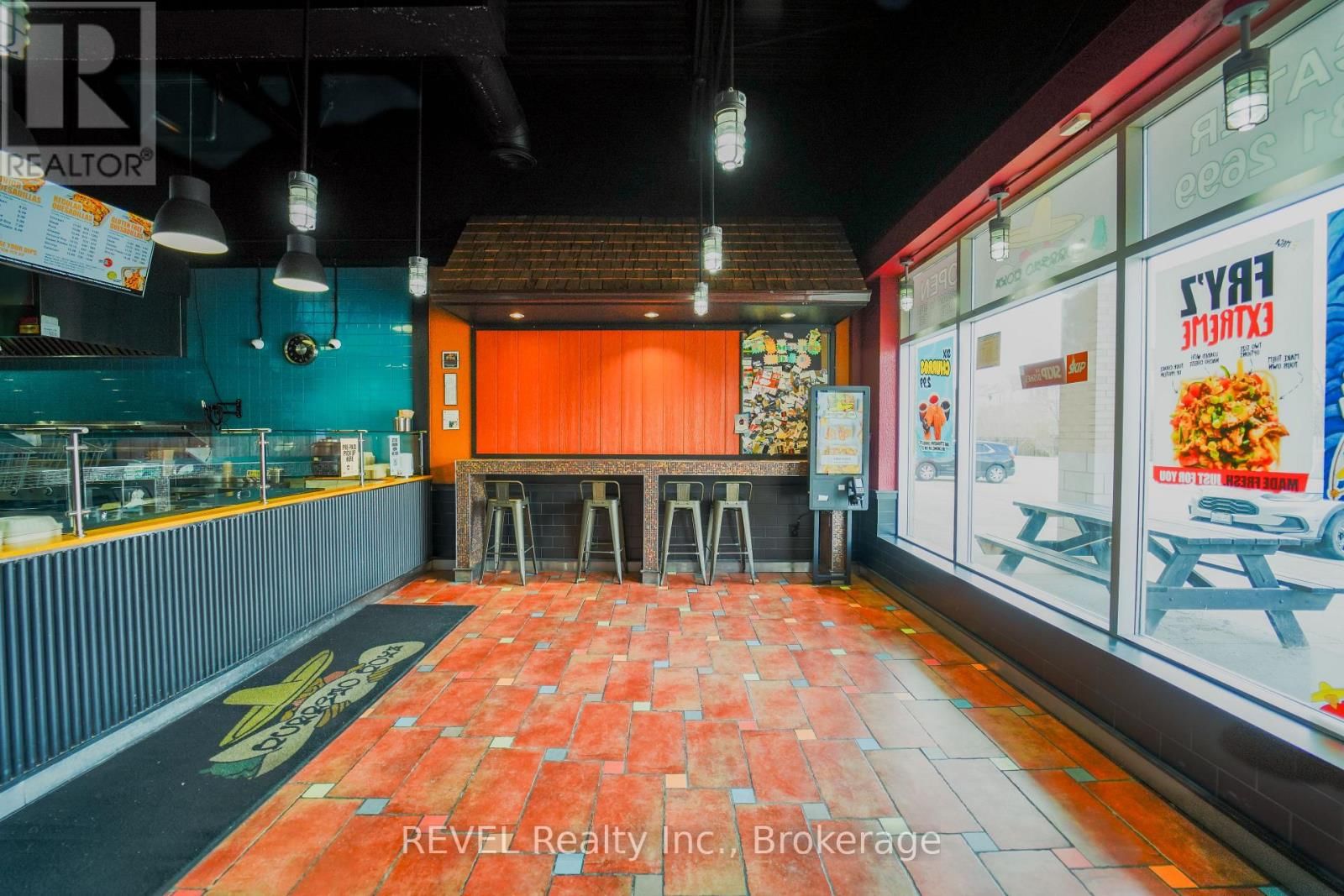 2 - 1435 PLAINS ROAD EAST Image 6