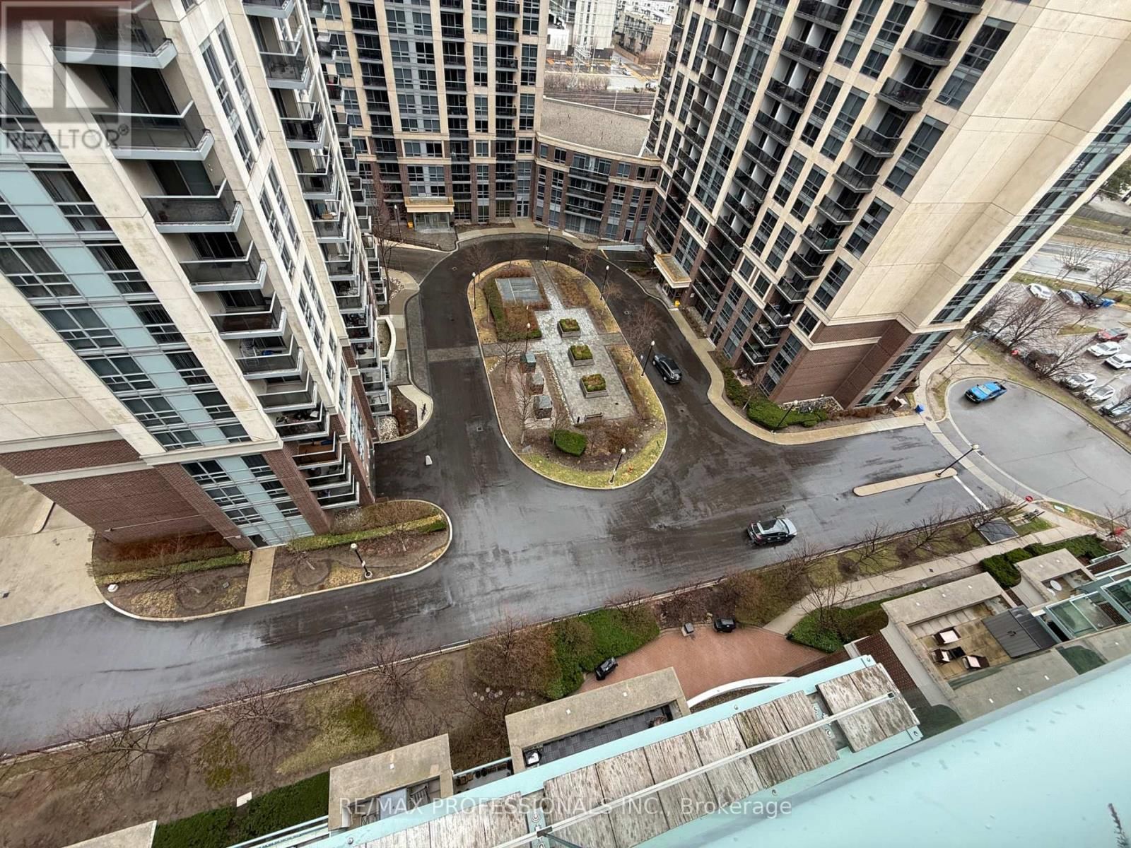 1406 - 7 MICHAEL POWER PLACE Image 13