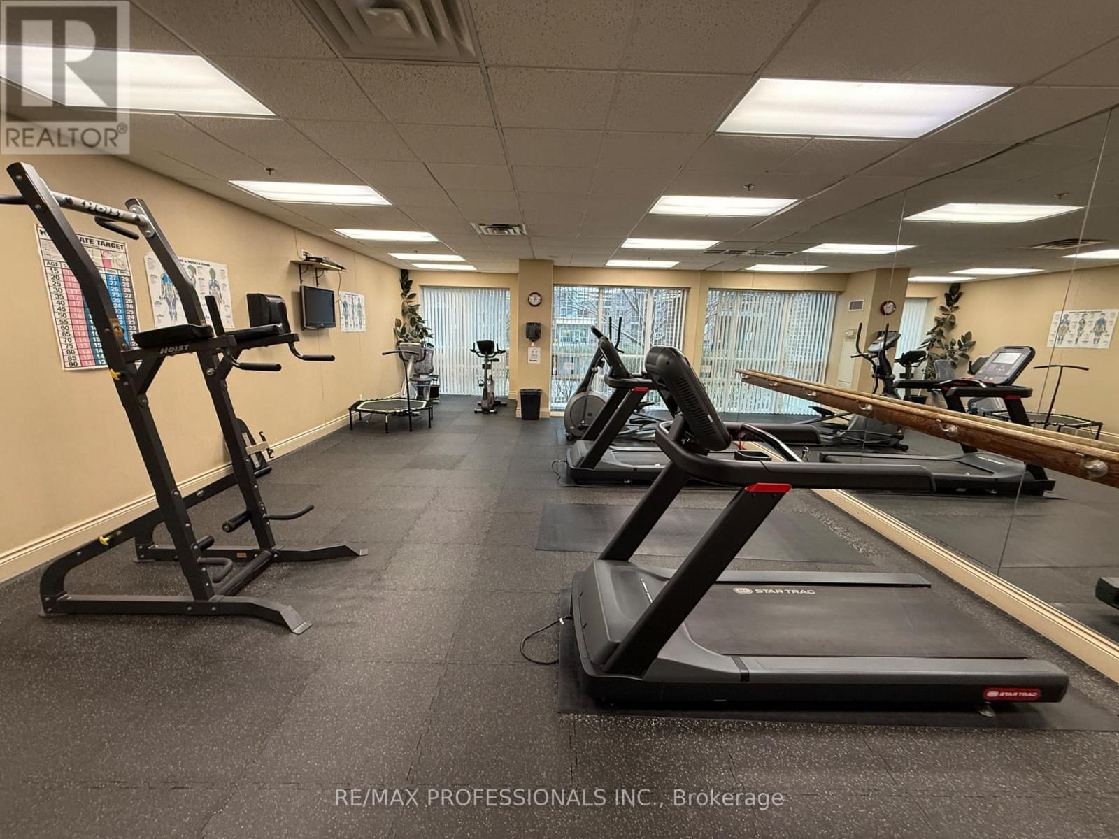 1406 - 7 MICHAEL POWER PLACE Image 14