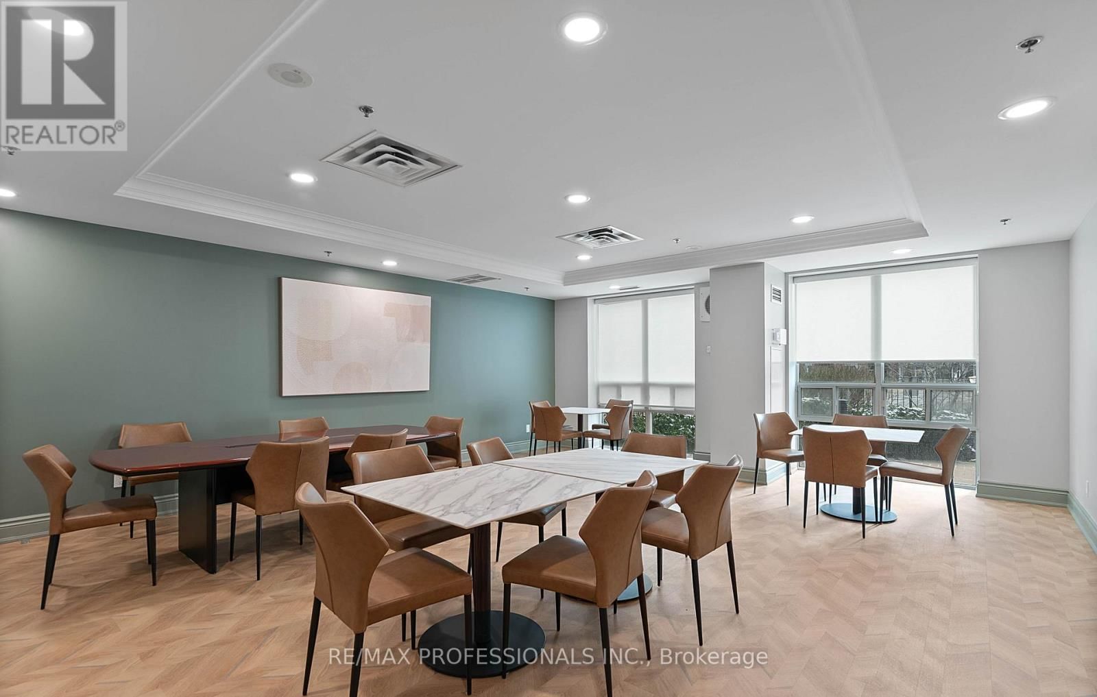 1406 - 7 MICHAEL POWER PLACE Image 21