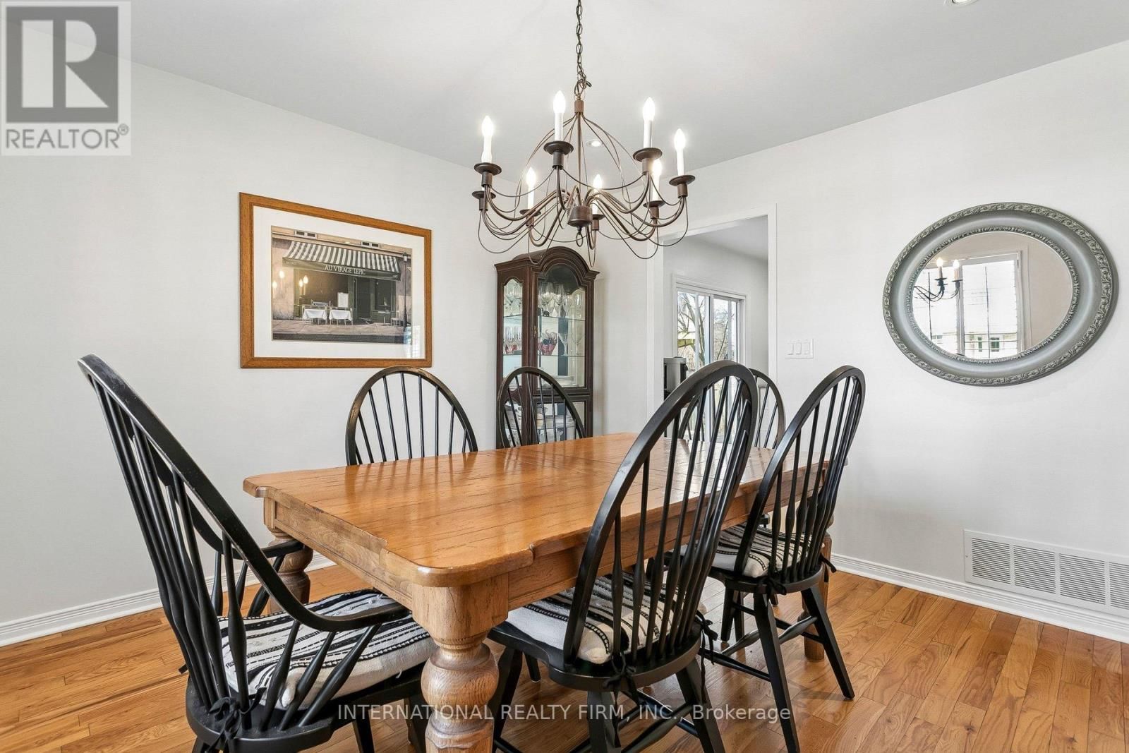 1326 ROXBOROUGH CRESCENT Image 10