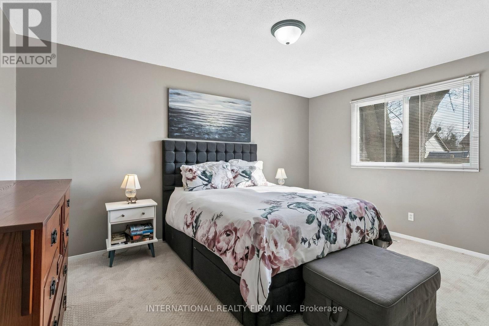 1326 ROXBOROUGH CRESCENT Image 16