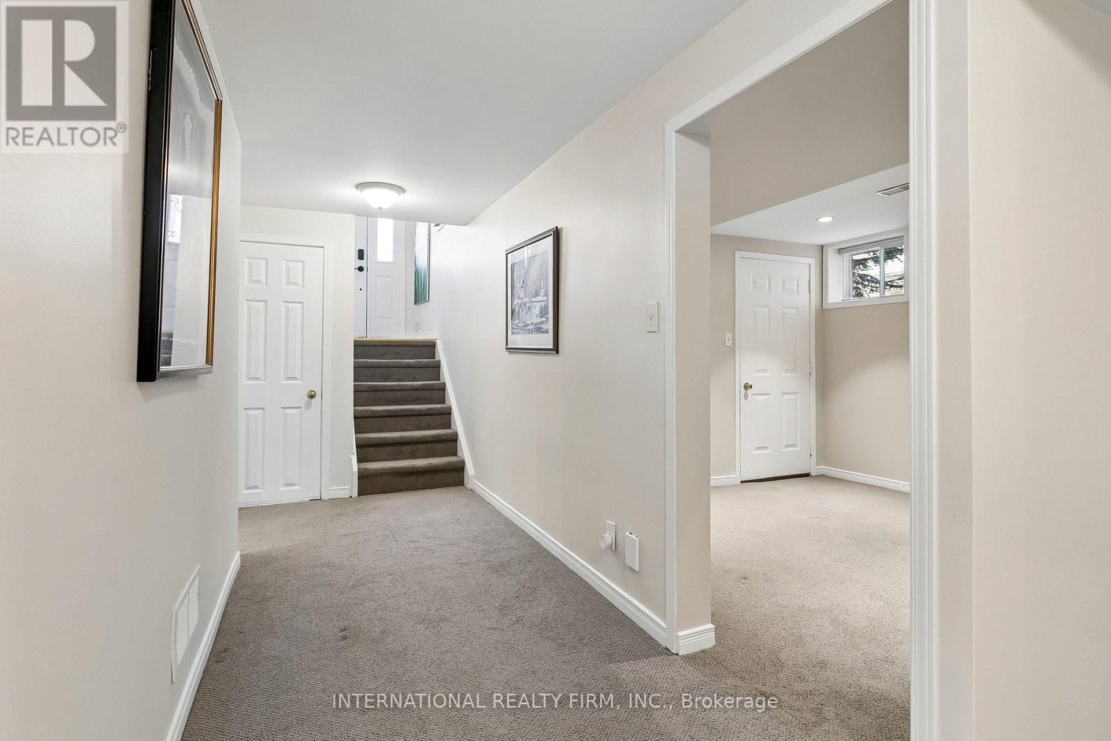 1326 ROXBOROUGH CRESCENT Image 19