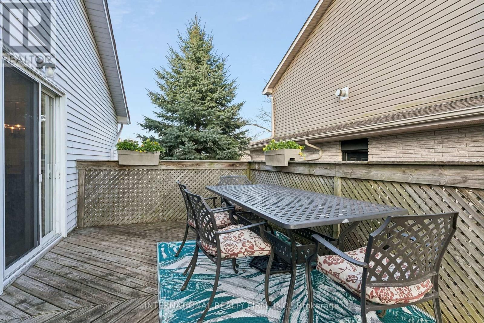 1326 ROXBOROUGH CRESCENT Image 28