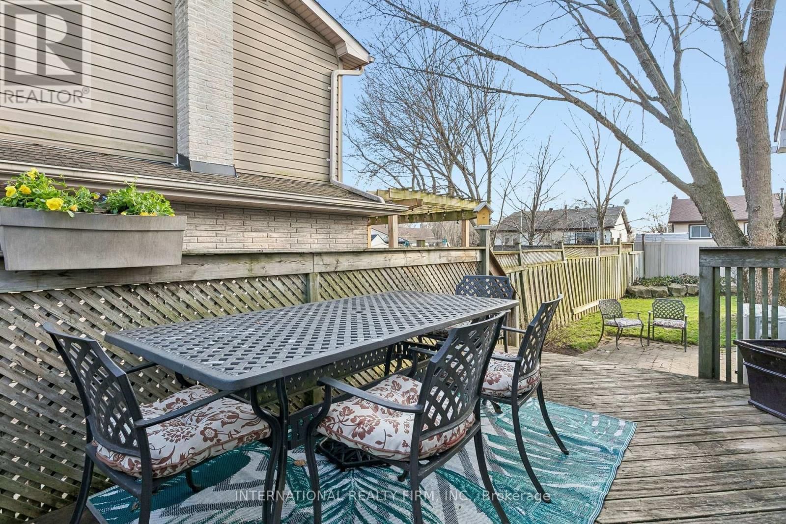 1326 ROXBOROUGH CRESCENT Image 29