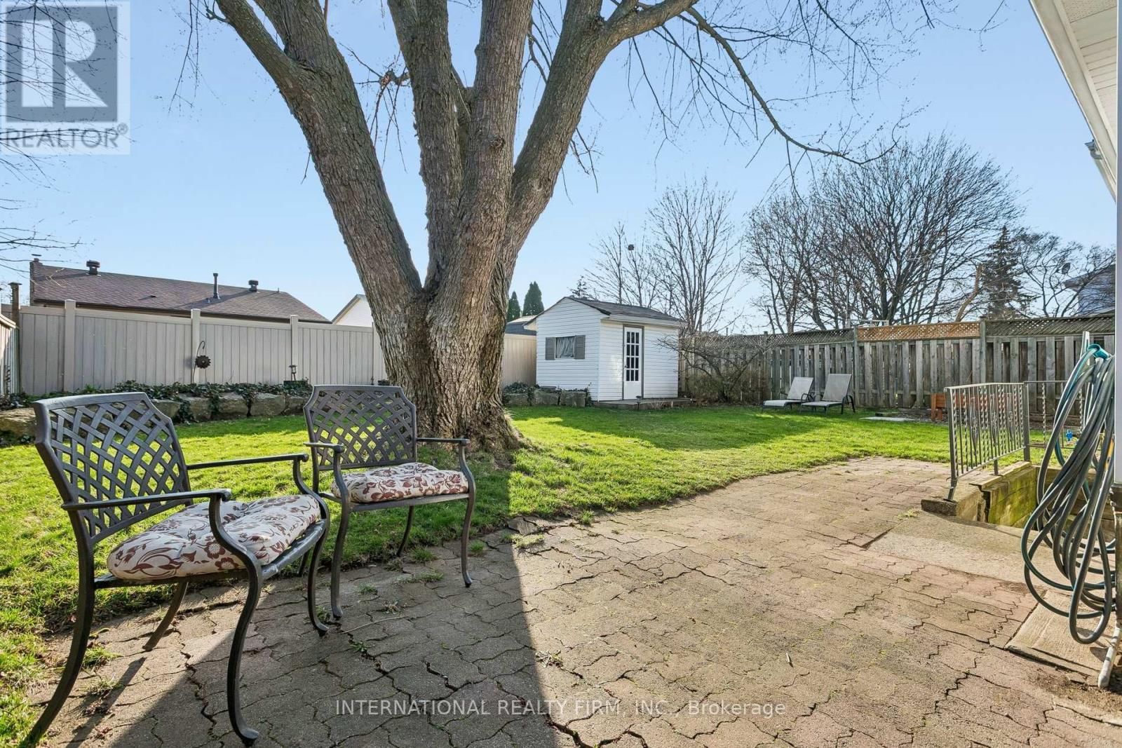 1326 ROXBOROUGH CRESCENT Image 30