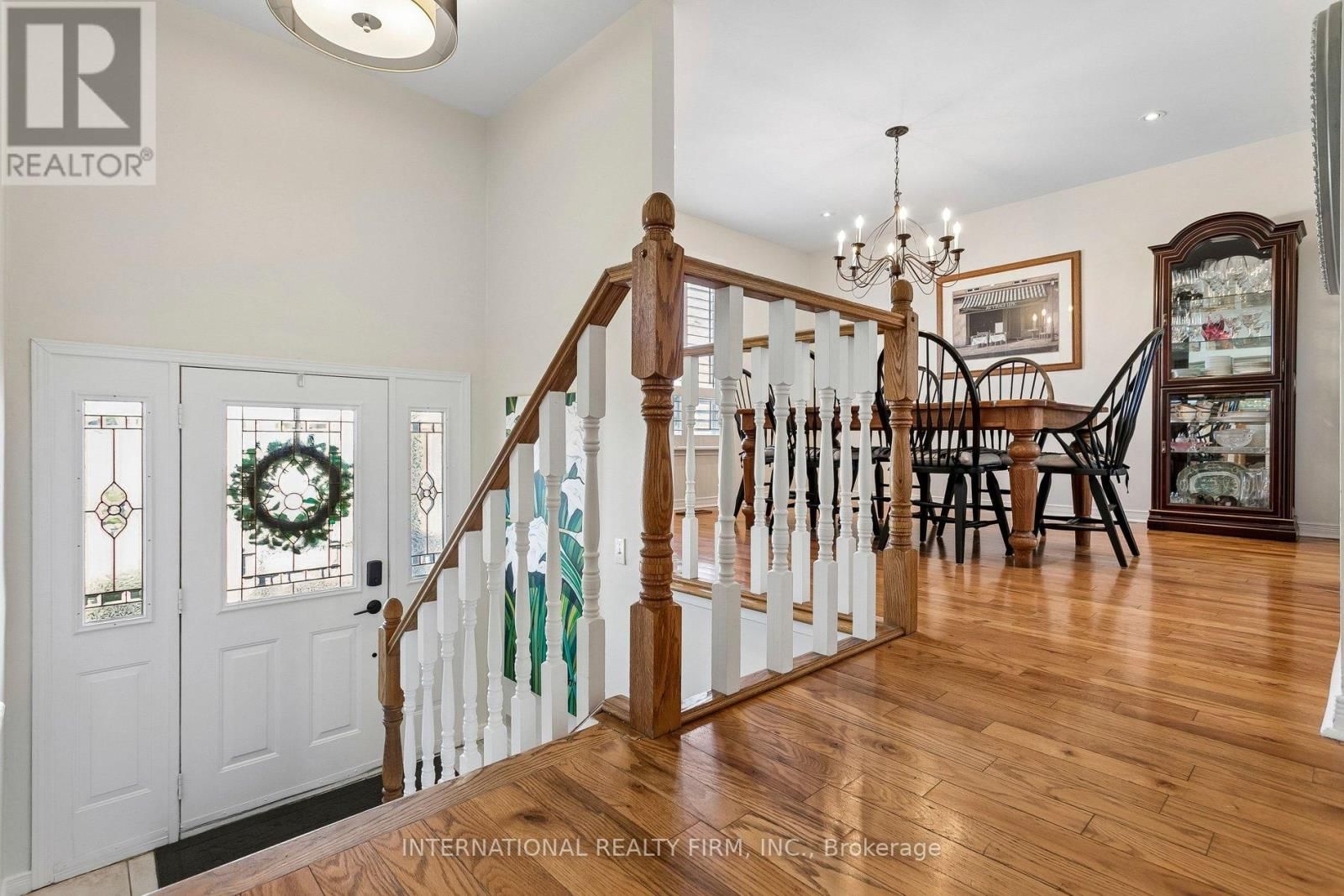 1326 ROXBOROUGH CRESCENT Image 4