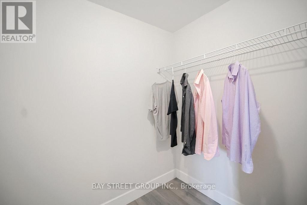 28 - 2200 GLENWOOD SCHOOL DRIVE Image 22