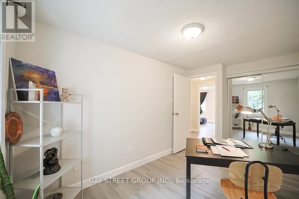 28 - 2200 GLENWOOD SCHOOL DRIVE Image 31