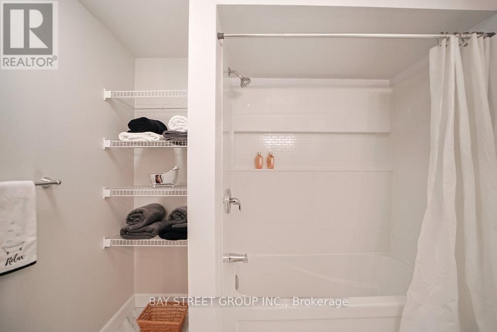 28 - 2200 GLENWOOD SCHOOL DRIVE Image 34