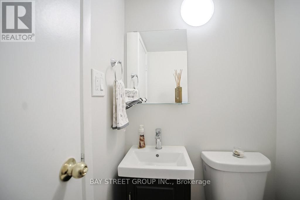 28 - 2200 GLENWOOD SCHOOL DRIVE Image 35