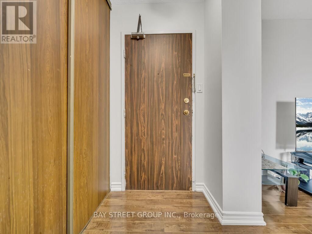 1003 - 18 KNIGHTSBRIDGE ROAD Image 11