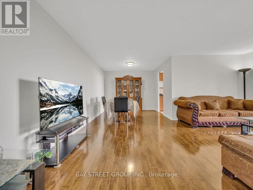 1003 - 18 KNIGHTSBRIDGE ROAD Image 12