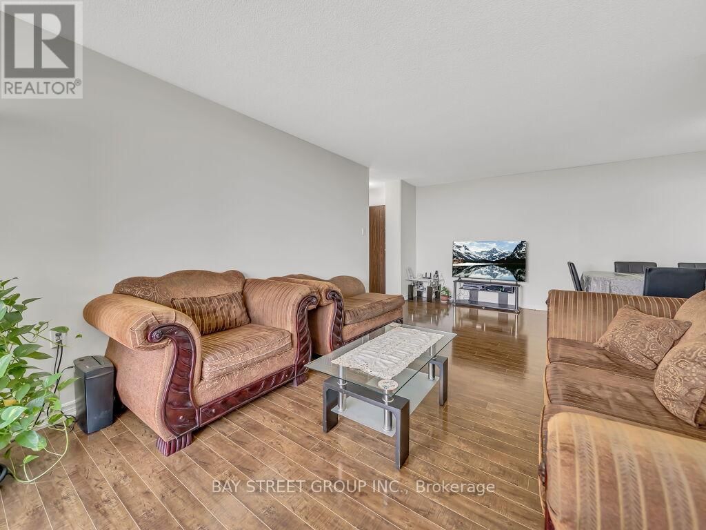 1003 - 18 KNIGHTSBRIDGE ROAD Image 16