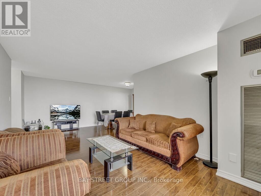 1003 - 18 KNIGHTSBRIDGE ROAD Image 17