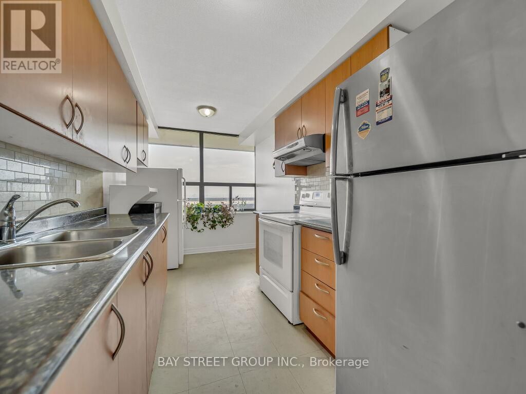 1003 - 18 KNIGHTSBRIDGE ROAD Image 21