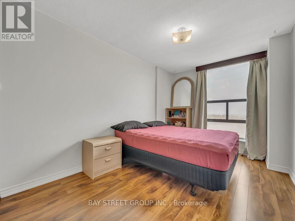 1003 - 18 KNIGHTSBRIDGE ROAD Image 26