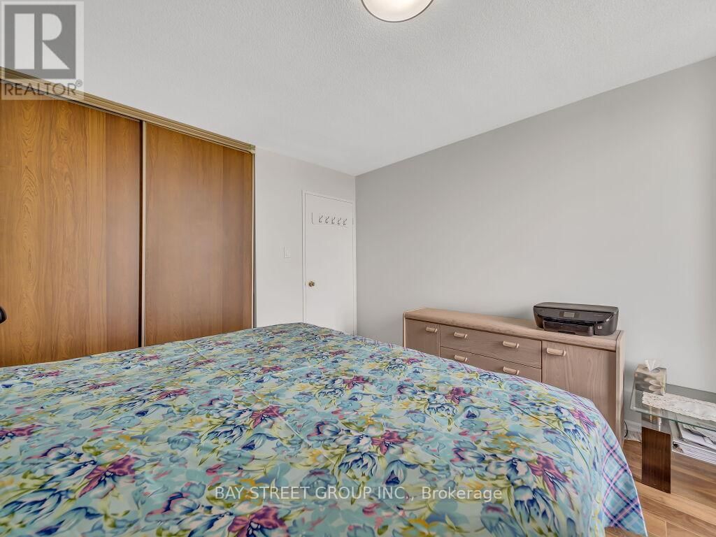 1003 - 18 KNIGHTSBRIDGE ROAD Image 31