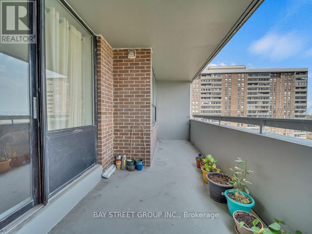 1003 - 18 KNIGHTSBRIDGE ROAD Image 34