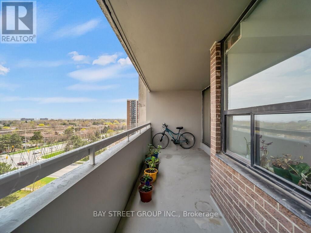 1003 - 18 KNIGHTSBRIDGE ROAD Image 35