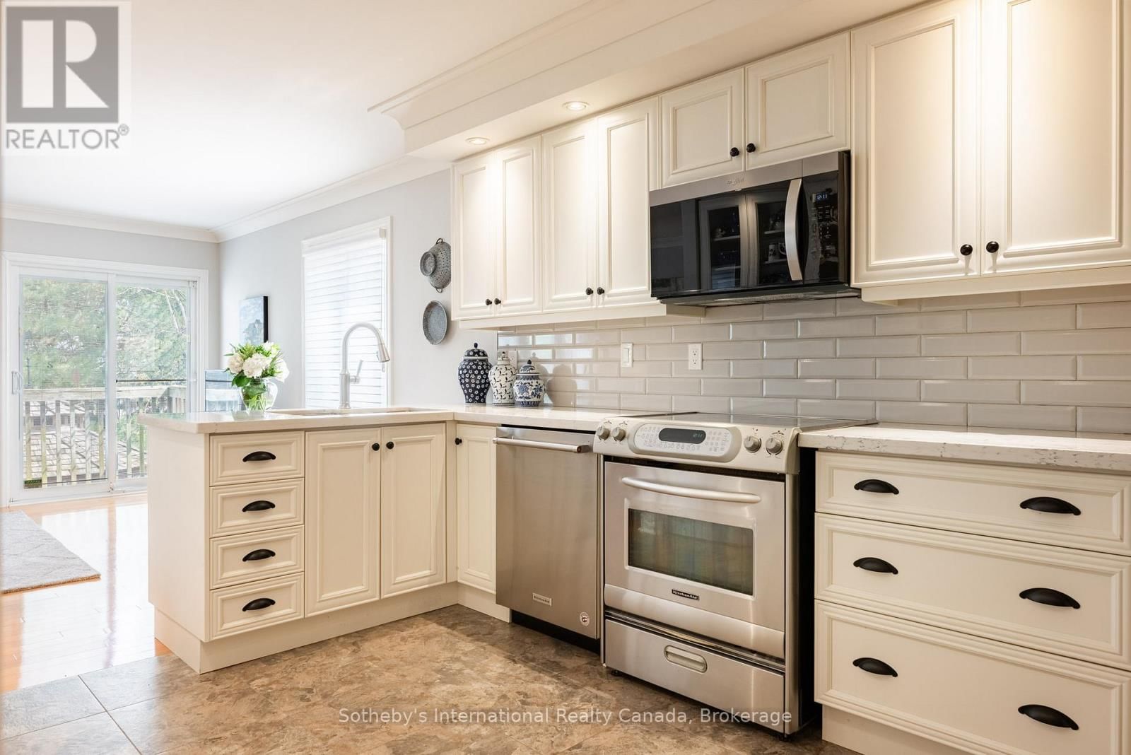 1406 SUMMERHILL CRESCENT Image 14