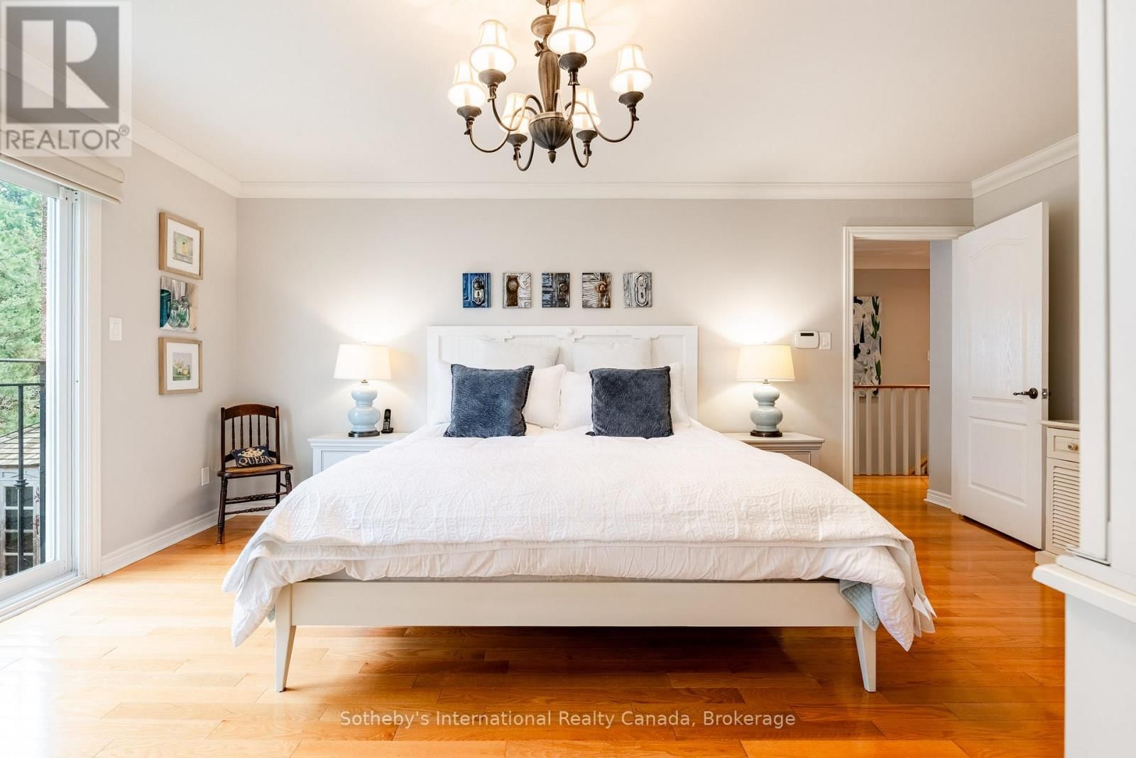 1406 SUMMERHILL CRESCENT Image 25