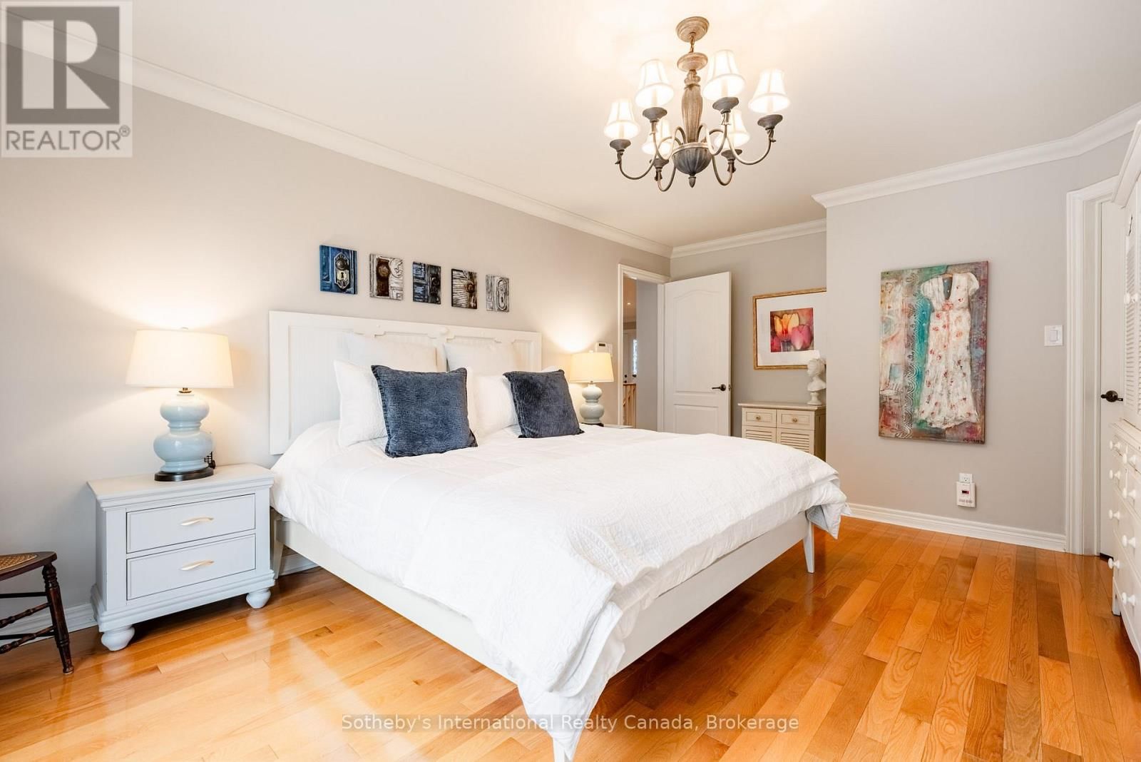 1406 SUMMERHILL CRESCENT Image 27