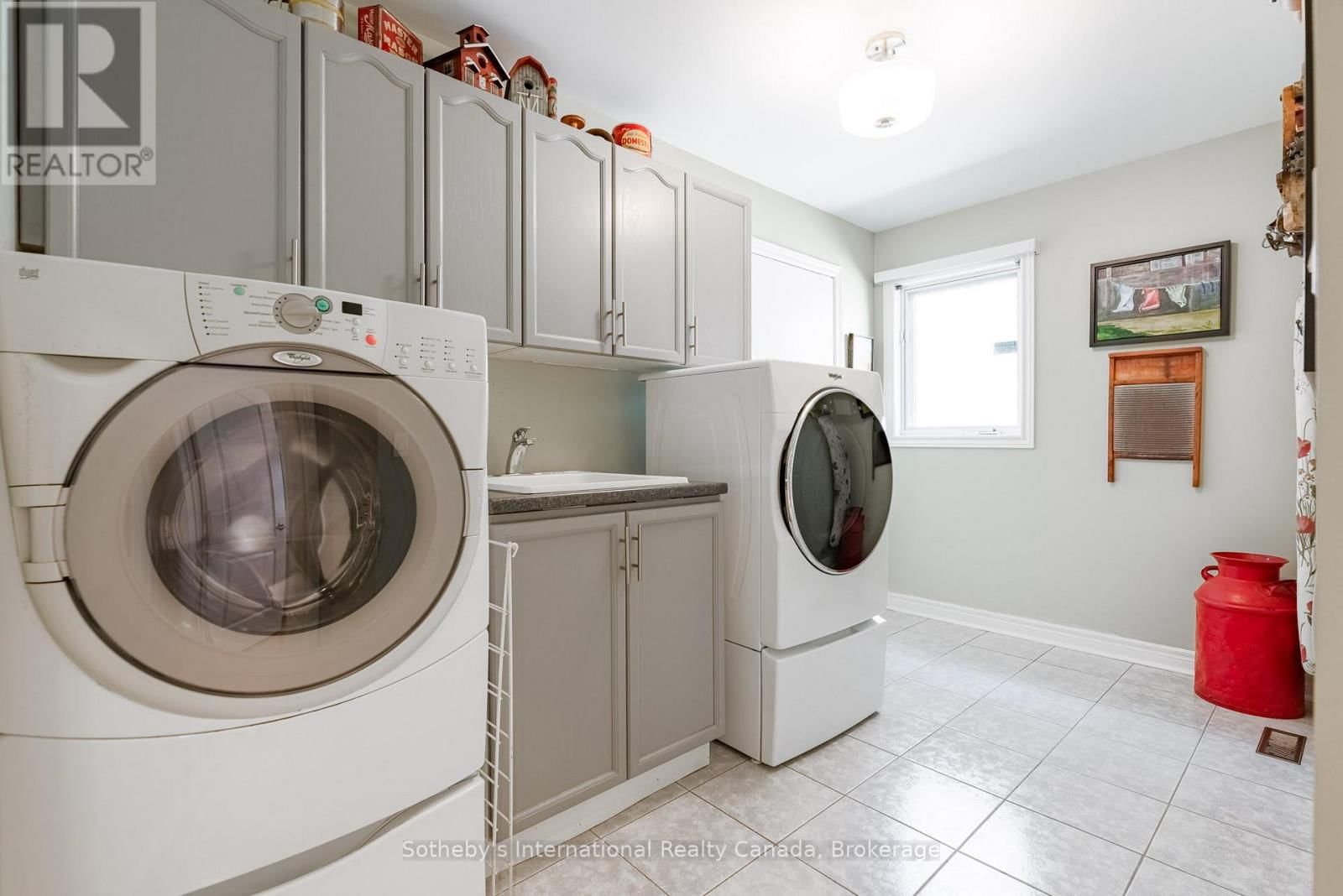 1406 SUMMERHILL CRESCENT Image 31