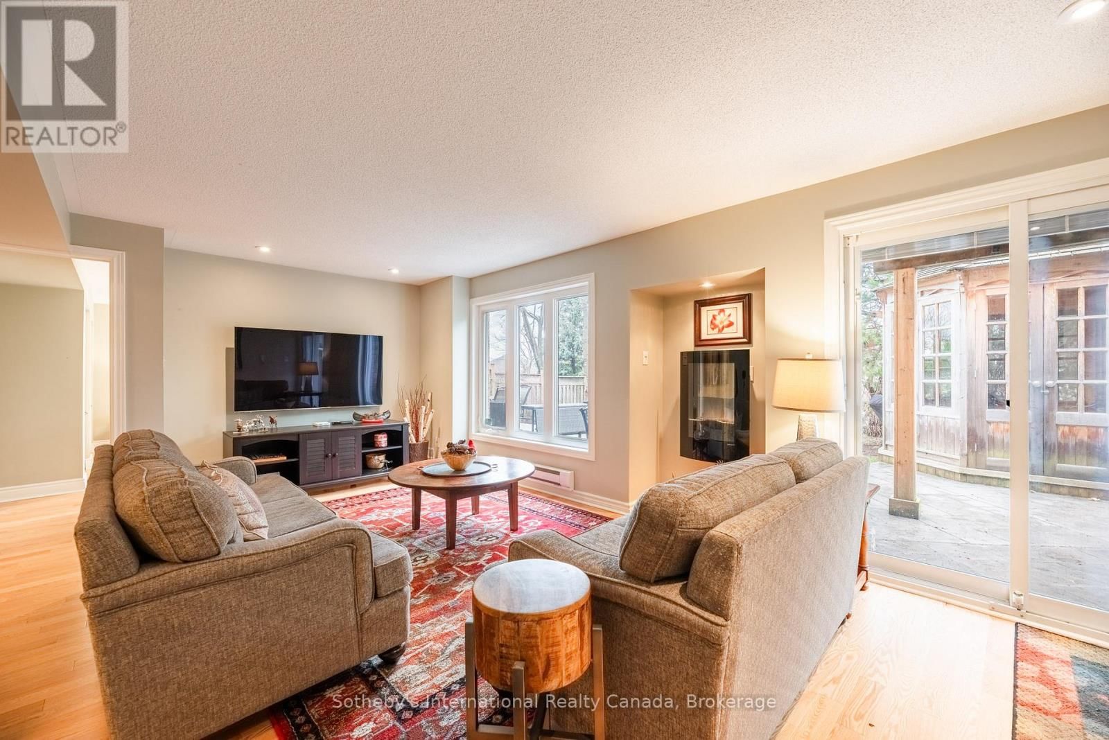 1406 SUMMERHILL CRESCENT Image 35