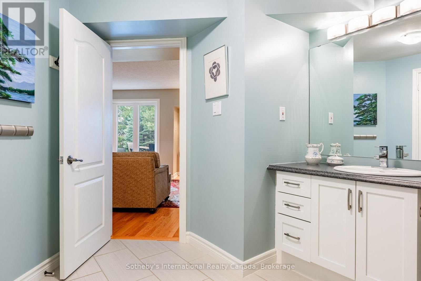 1406 SUMMERHILL CRESCENT Image 38