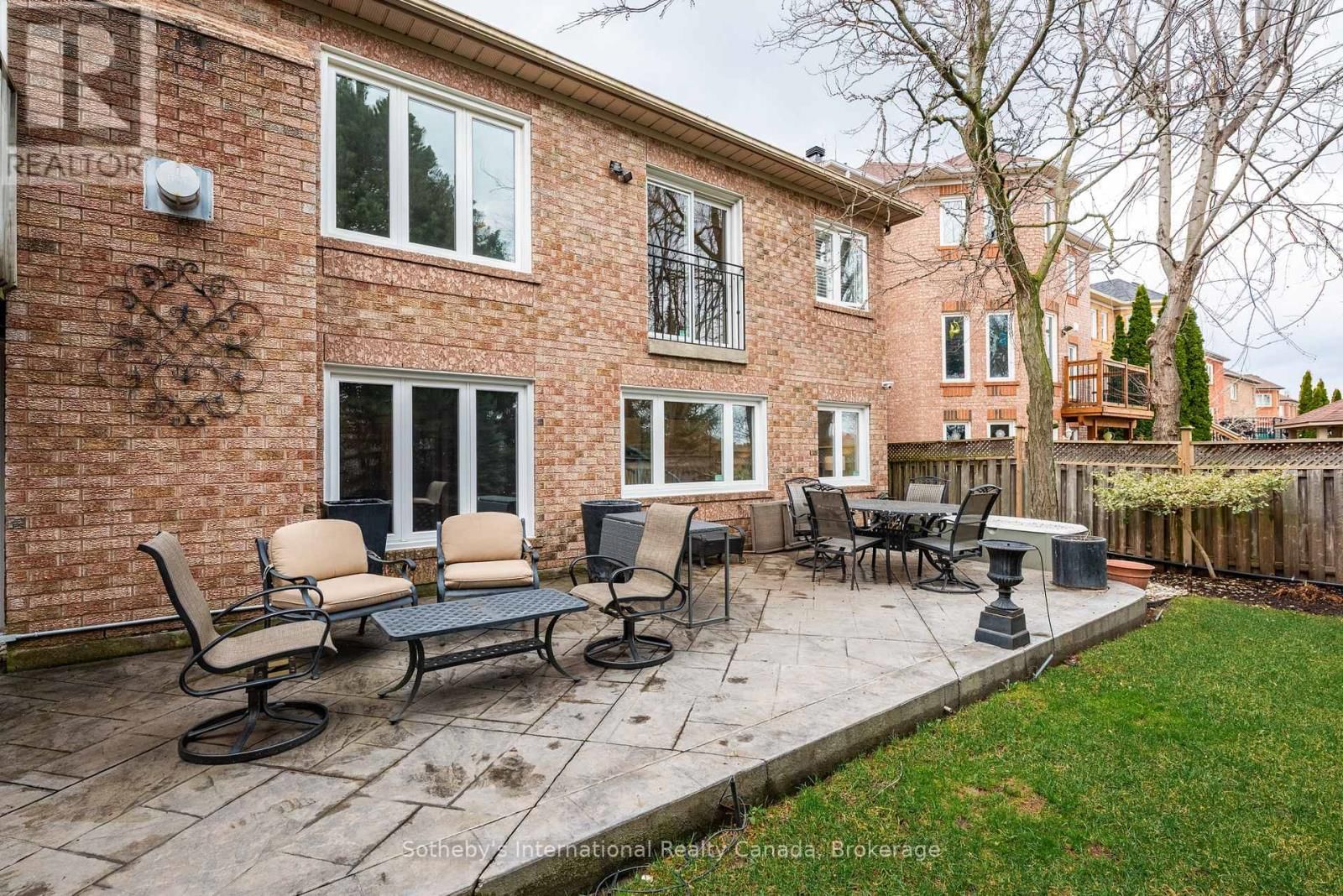 1406 SUMMERHILL CRESCENT Image 39