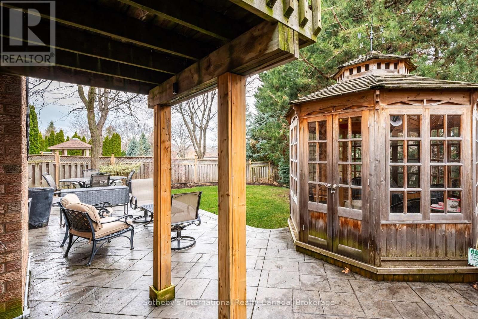 1406 SUMMERHILL CRESCENT Image 43