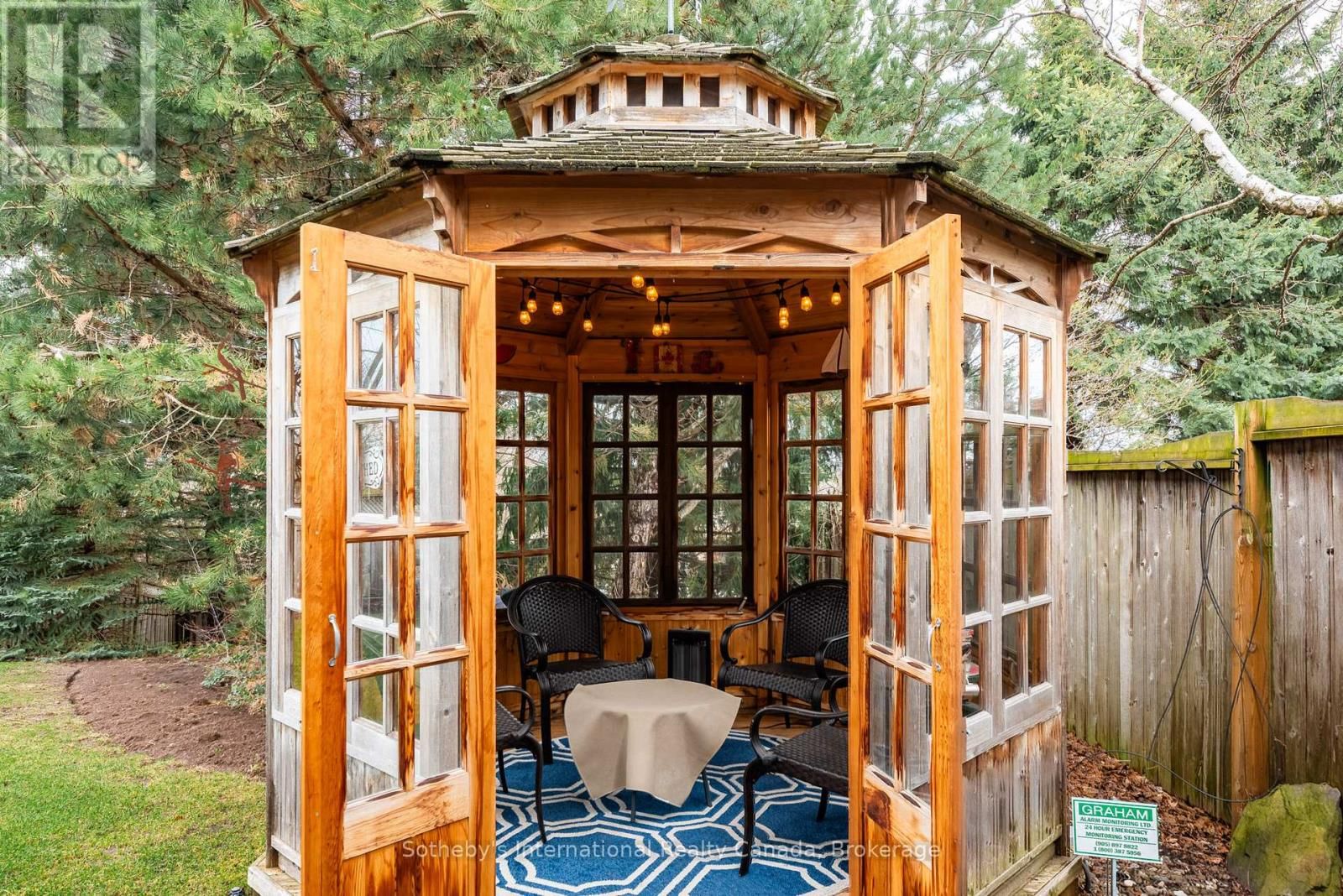 1406 SUMMERHILL CRESCENT Image 44