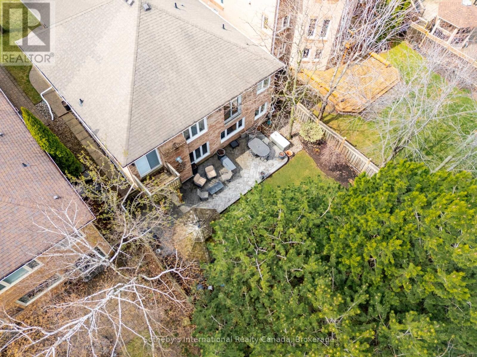 1406 SUMMERHILL CRESCENT Image 46