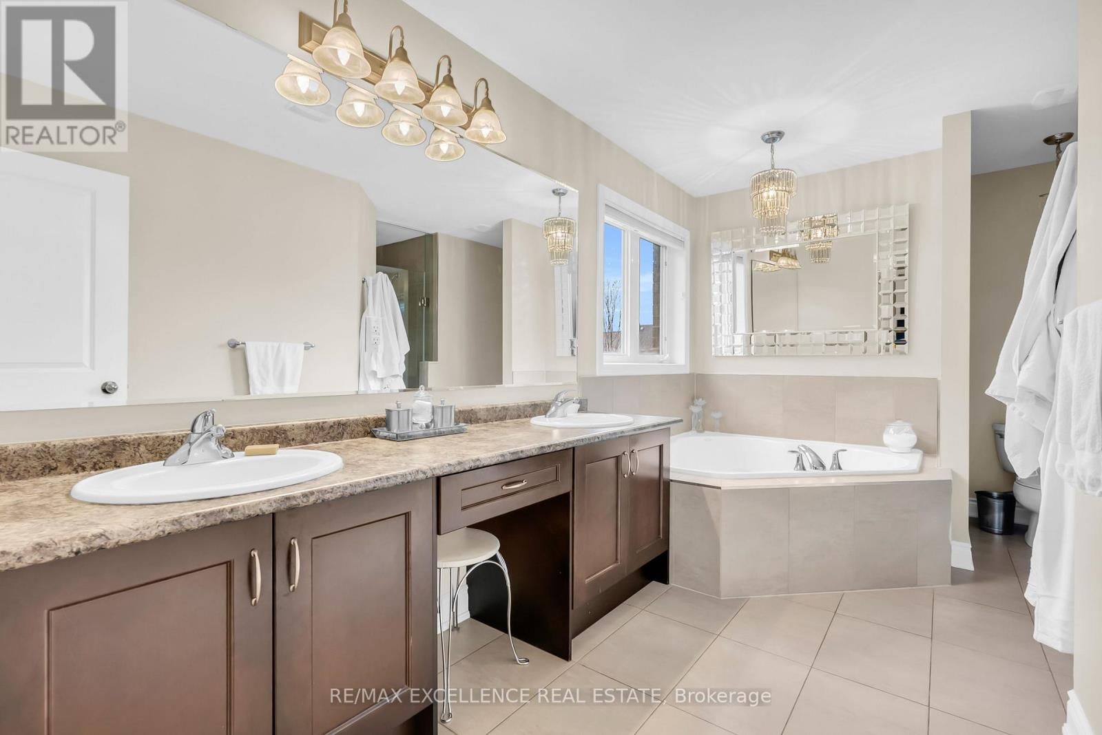 48 RIVERGLEN STREET Image 23