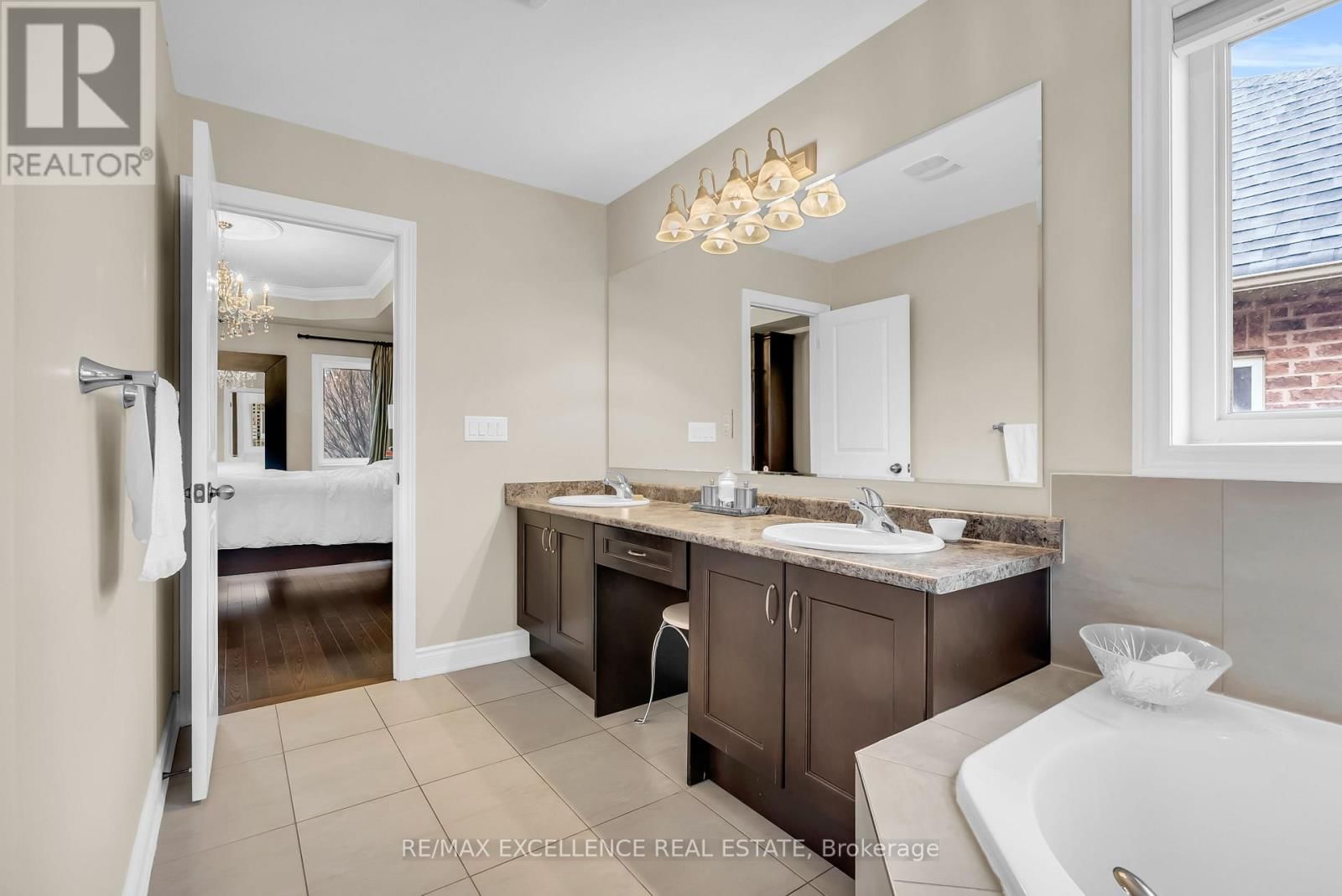 48 RIVERGLEN STREET Image 24