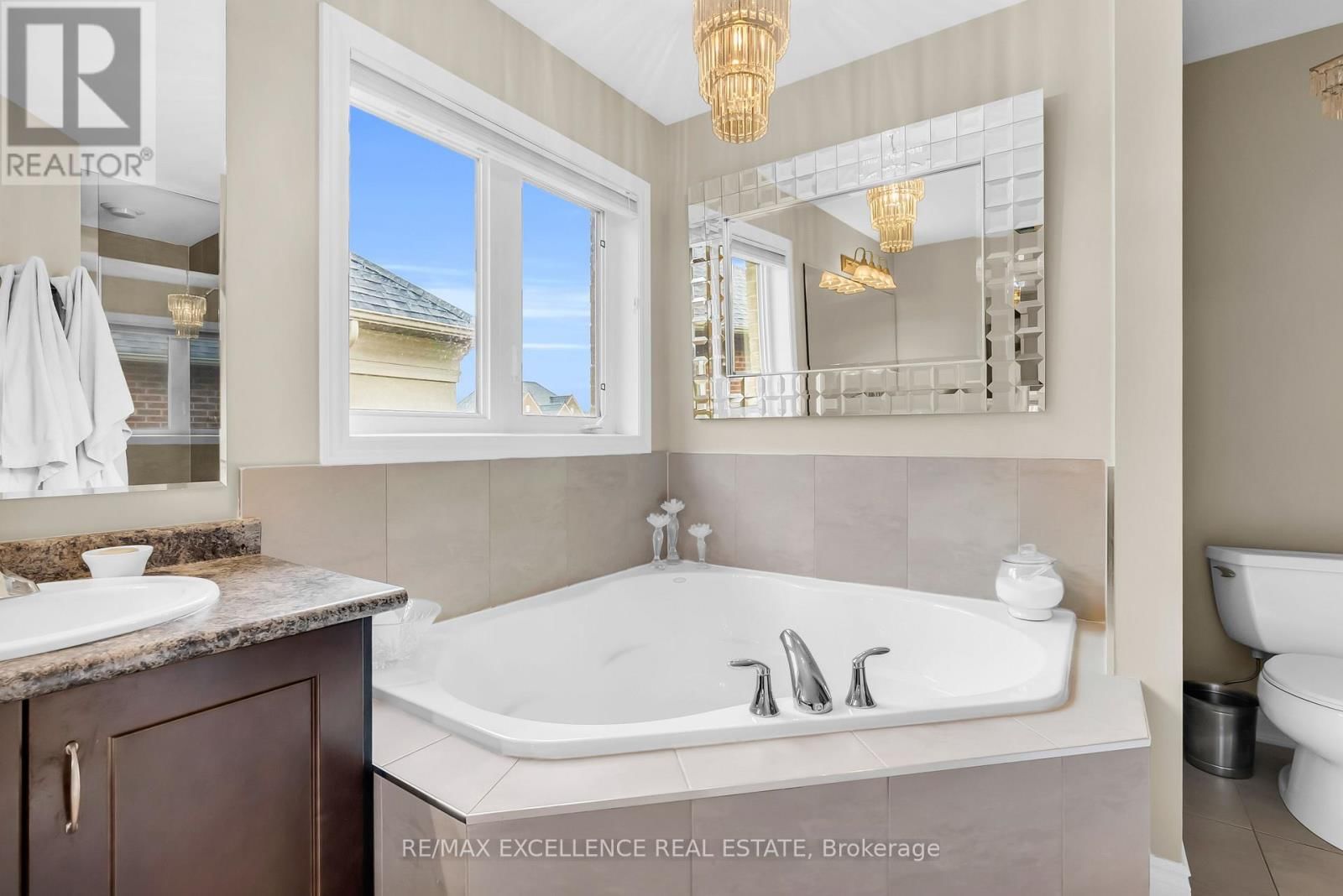 48 RIVERGLEN STREET Image 25