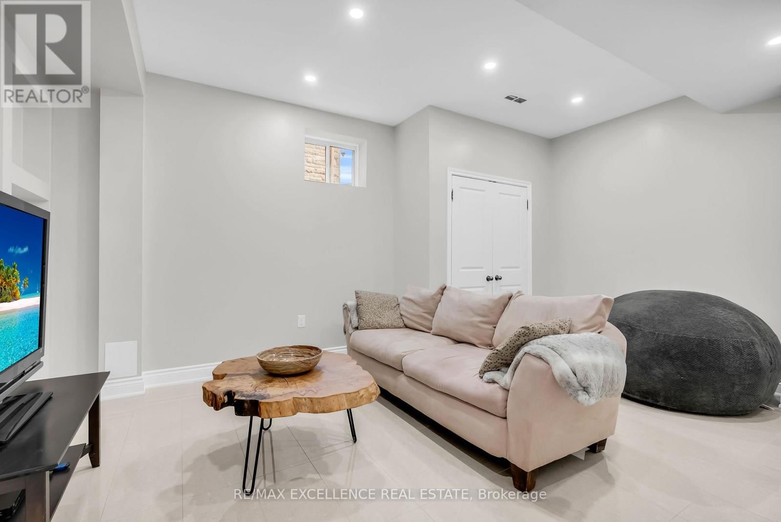 48 RIVERGLEN STREET Image 39