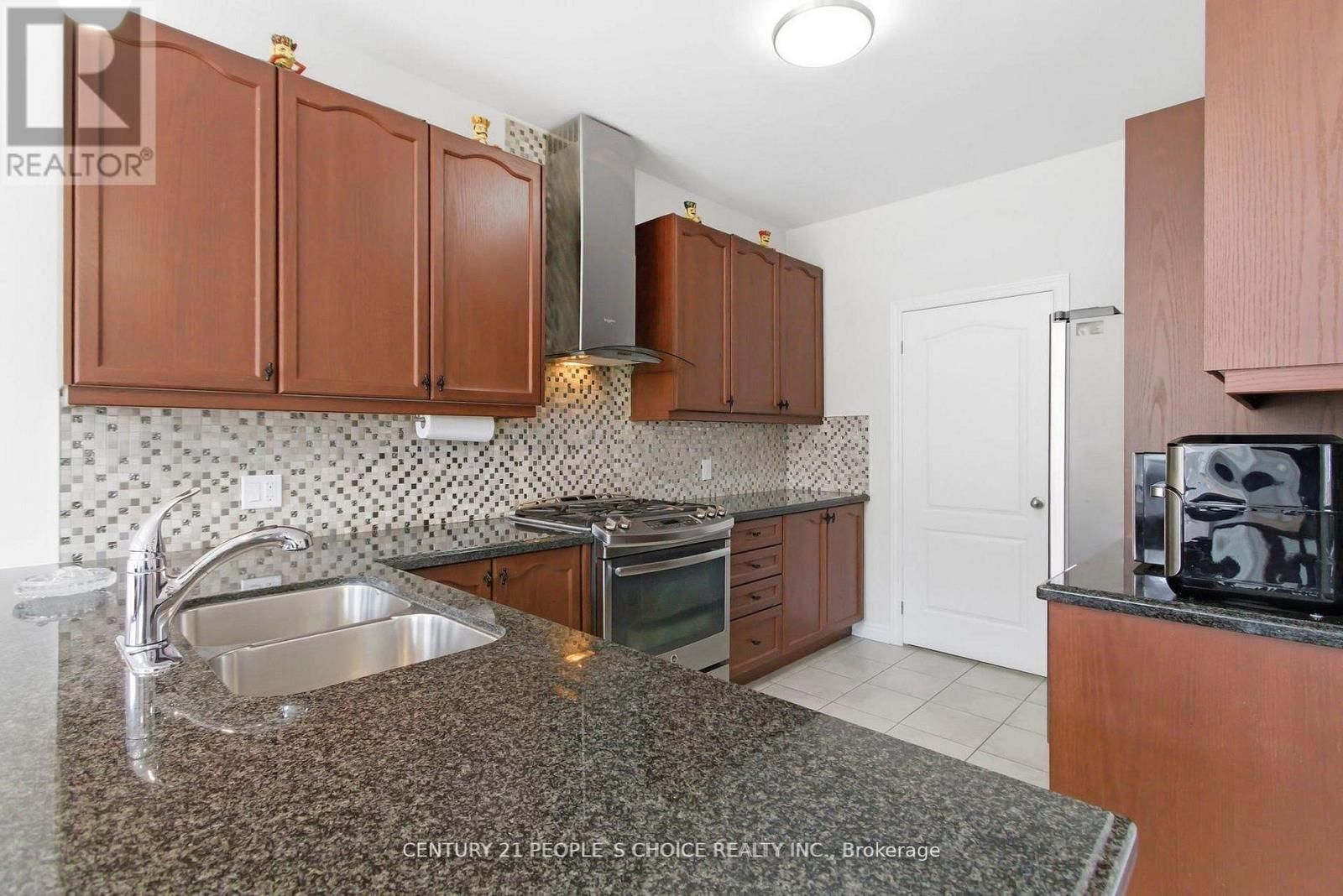 188 BONNIEGLEN FARM BOULEVARD Image 11